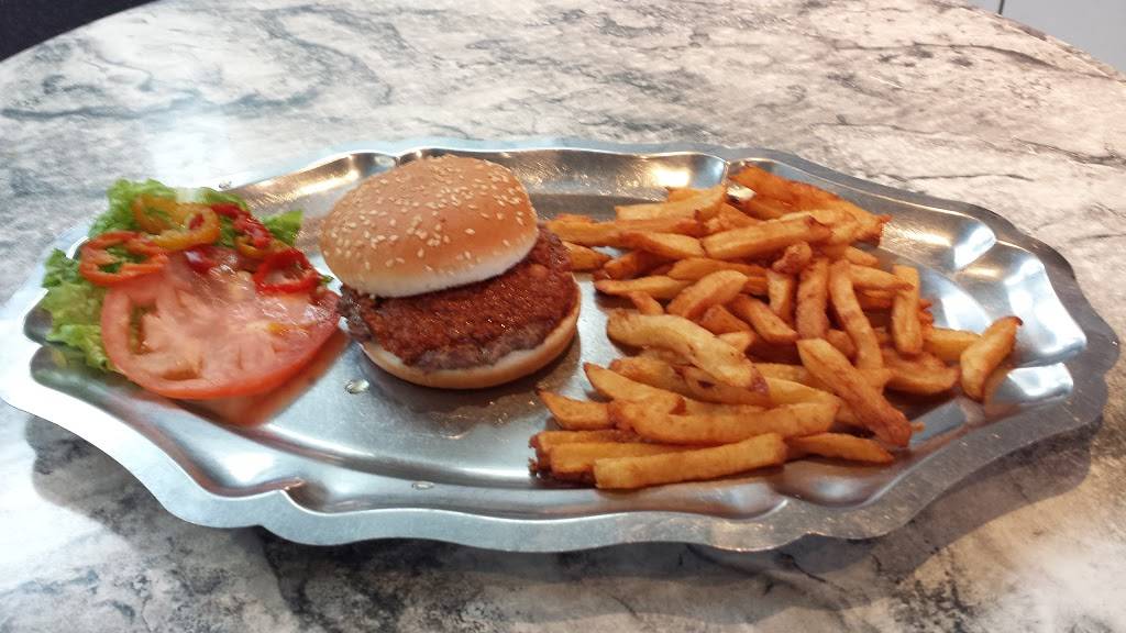 Restaurant Terrasse Dagenais | restaurant | 5575 Boulevard Dagenais O, Laval, QC H7R 1M1, Canada | 4506272441 OR +1 450-627-2441