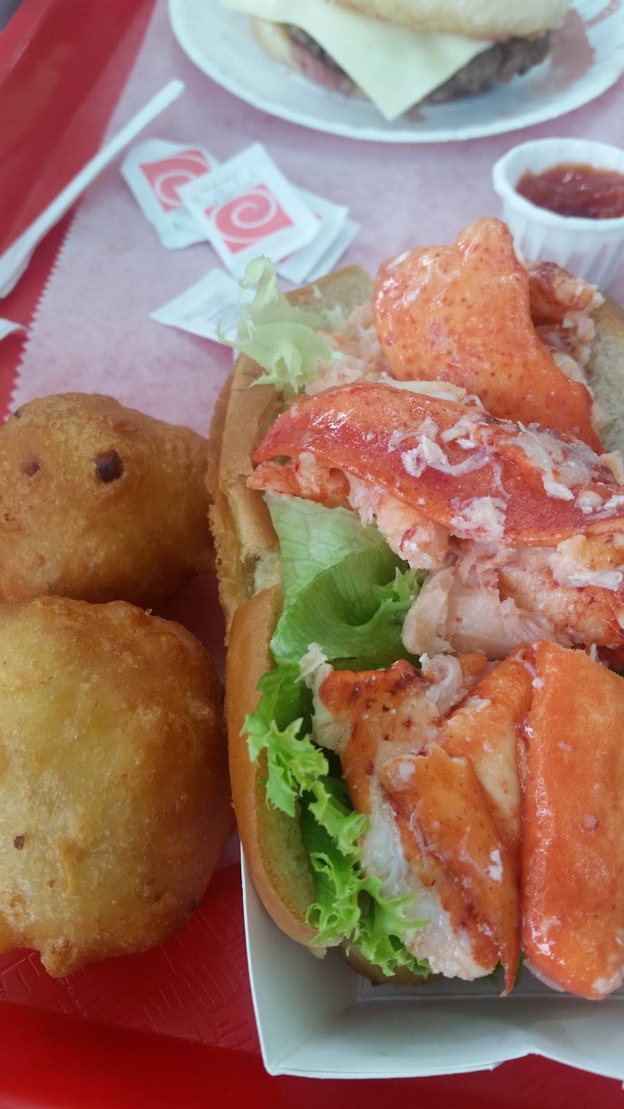 Deary Brothers Mikes Stand | restaurant | 12 Intervale St, Putnam, CT 06260, USA | 8609281191 OR +1 860-928-1191