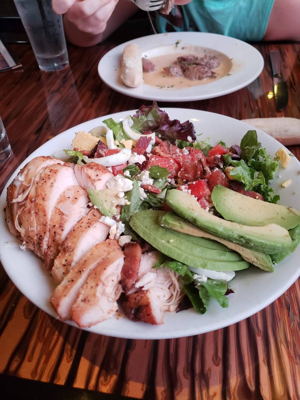 Uptown Grille | restaurant | 3100 E West Maple Rd, Commerce Charter Twp, MI 48390, USA | 2489603344 OR +1 248-960-3344