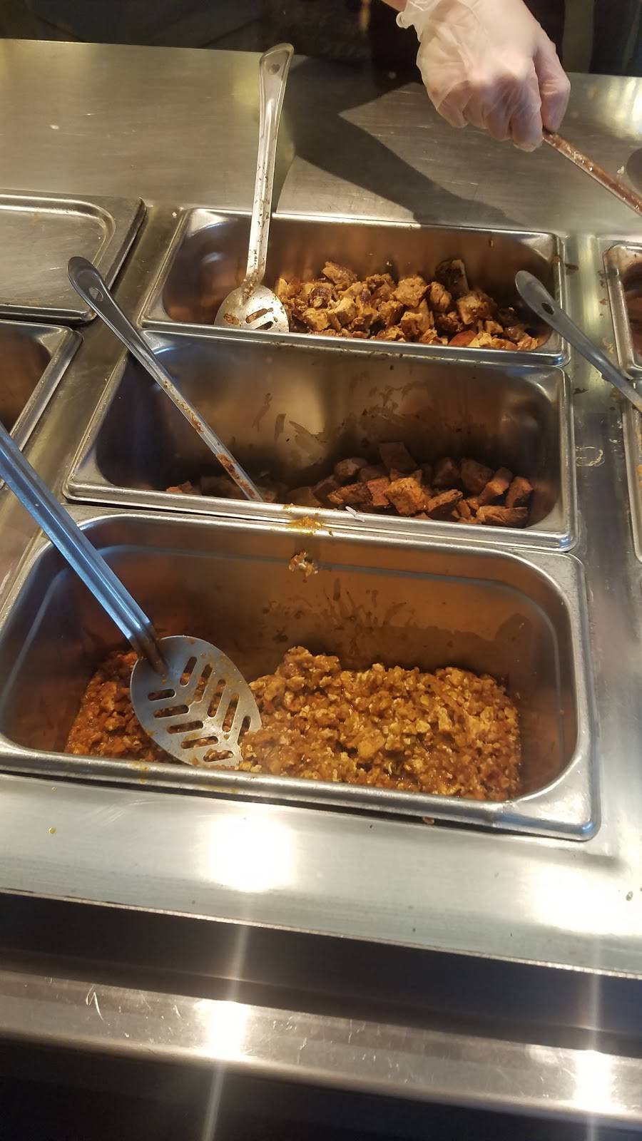 Chipotle Mexican Grill | restaurant | 2609 W Jefferson St, Joliet, IL 60435, USA | 8152800244 OR +1 815-280-0244