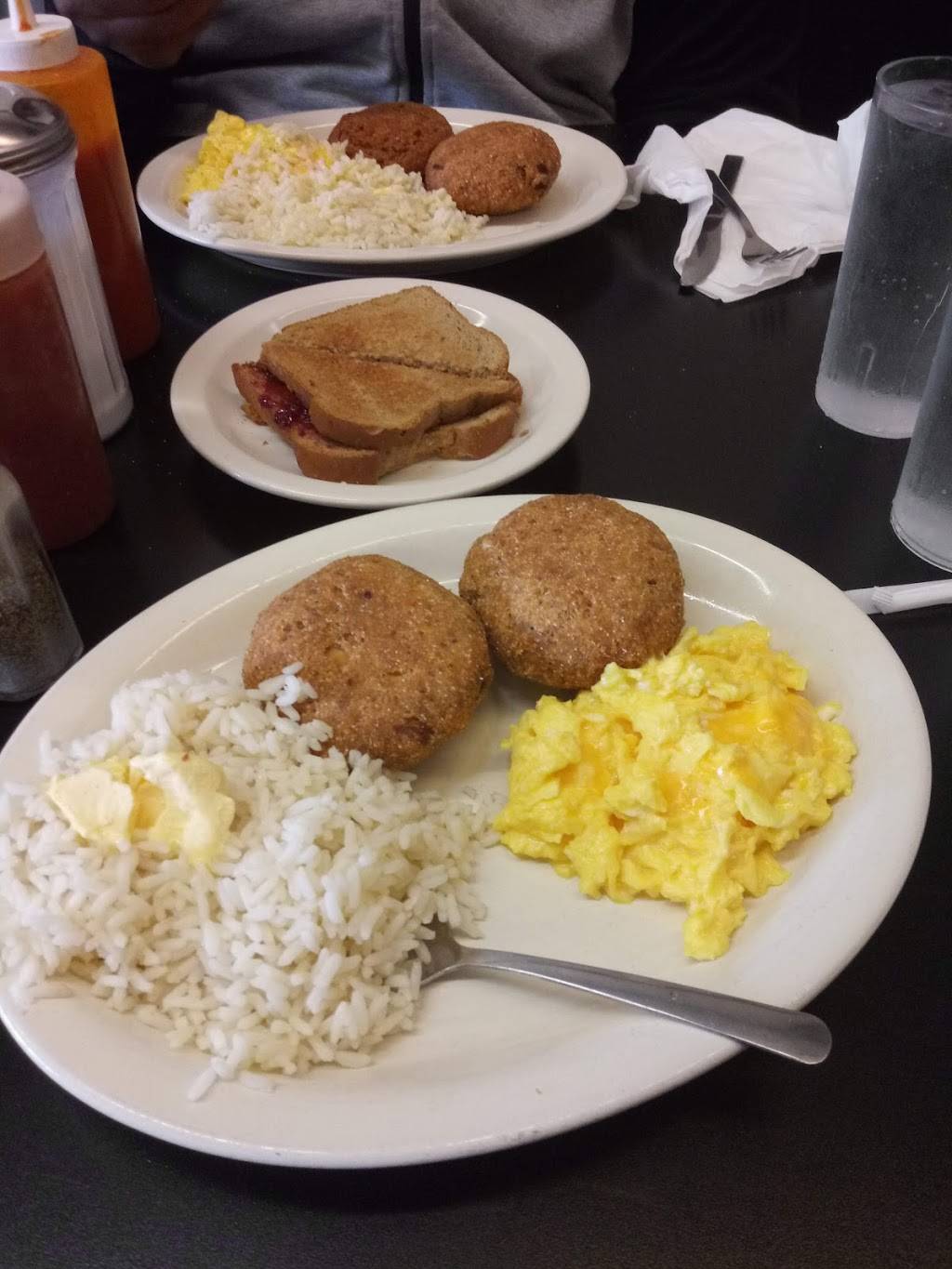 Connie & Barbaras Soul Food | restaurant | 13101 W McNichols Rd, Detroit, MI 48235, USA | 3138625240 OR +1 313-862-5240