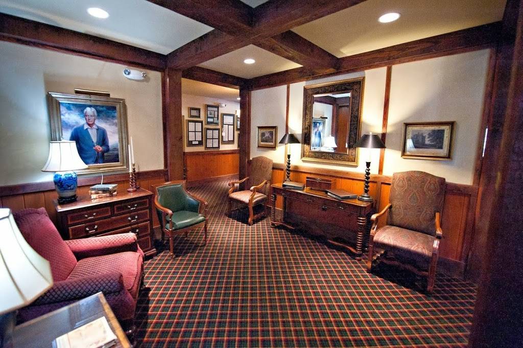 MacGregor Downs Country Club | restaurant | 430 St Andrews Ln, Cary, NC 27511, USA | 9194670146 OR +1 919-467-0146