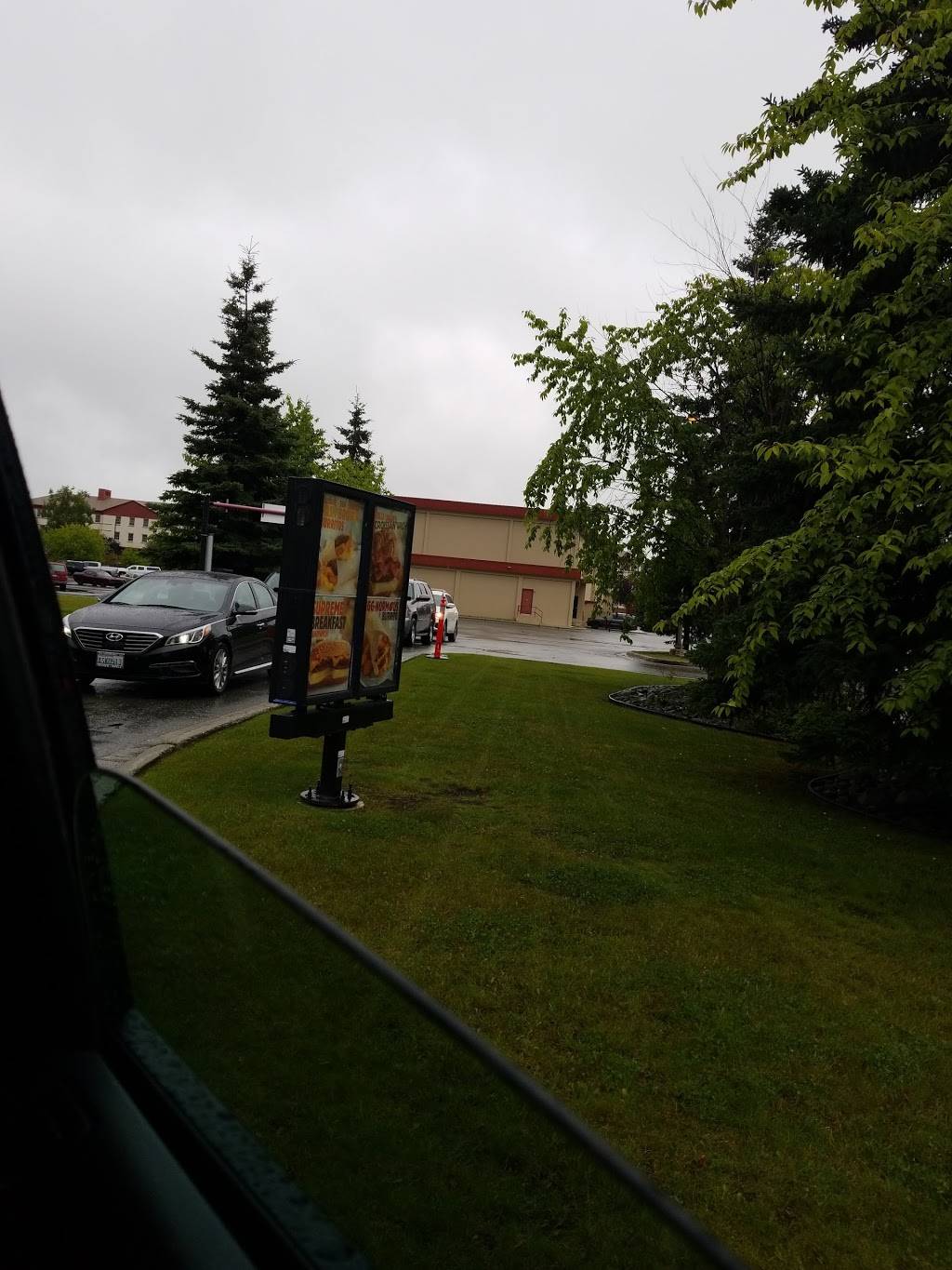 Burger King | restaurant | Building 9, Anchorage, AK 99505, USA | 9074282650 OR +1 907-428-2650