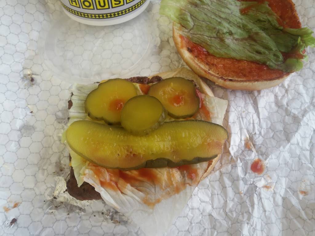 Wendys | restaurant | 411 Wilson Ave, Tullahoma, TN 37388, USA | 9315637951 OR +1 931-563-7951