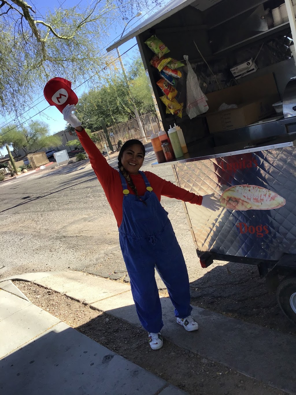 Lupitas Dogs | restaurant | 2425 E Medina Rd, Tucson, AZ 85756, USA | 5204060156 OR +1 520-406-0156