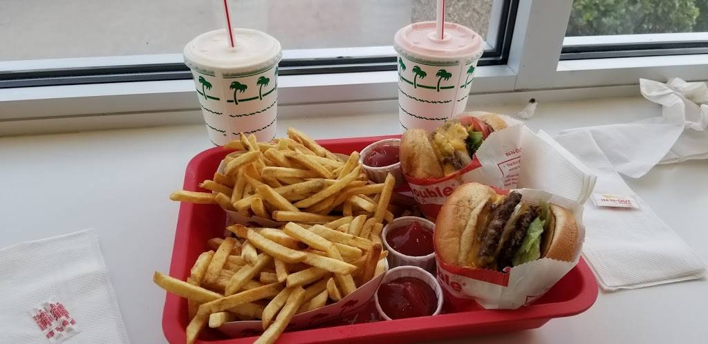 In-N-Out Burger | meal takeaway | 15260 Dallas Pkwy, Dallas, TX 75248, USA | 8007861000 OR +1 800-786-1000