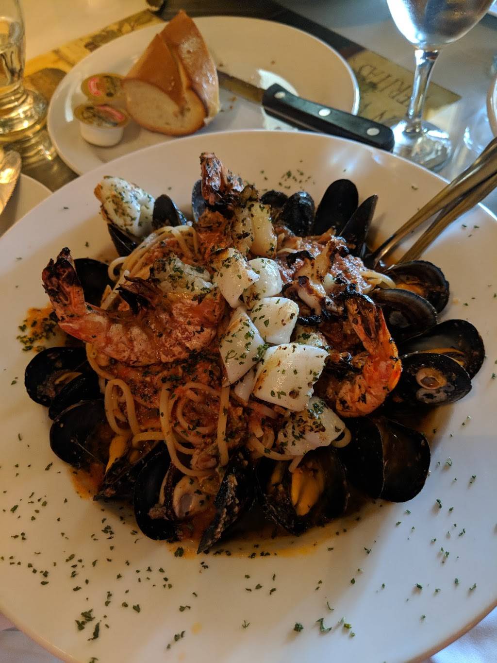 Pauls Spaghetti | restaurant | 488 Cosburn Ave, East York, ON M4J 2N5, Canada | 4164224362 OR +1 416-422-4362