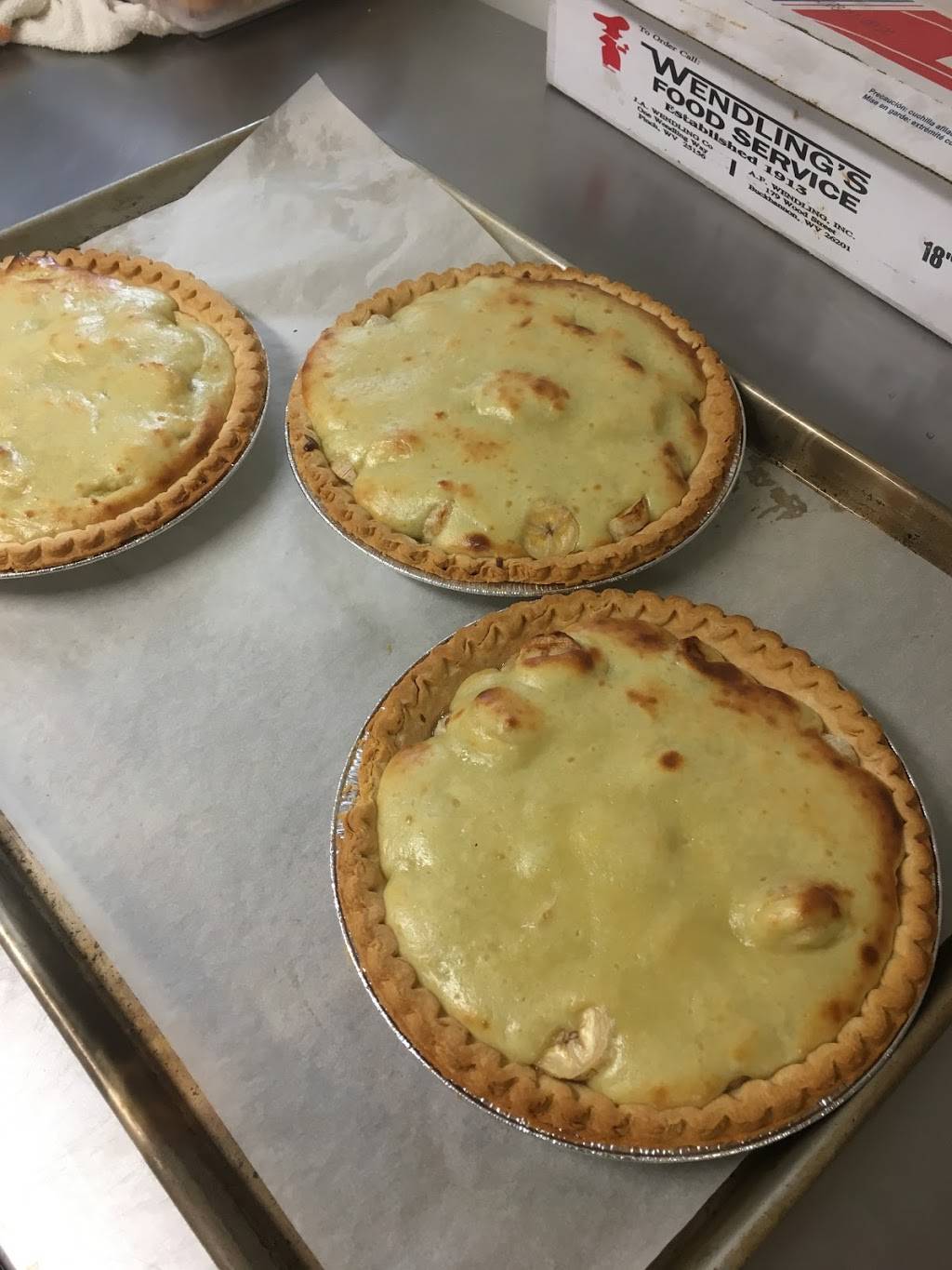 Mountain Roots Market | restaurant | 428 W 2nd St, Weston, WV 26452, USA | 3042693336 OR +1 304-269-3336