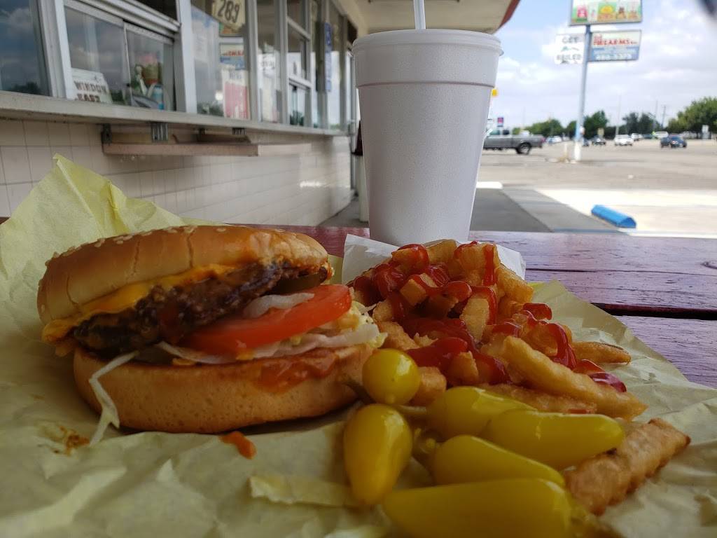 Sno-White Drive-In | meal takeaway | 4085 Clovis Ave, Fresno, CA 93727, USA | 5592916753 OR +1 559-291-6753