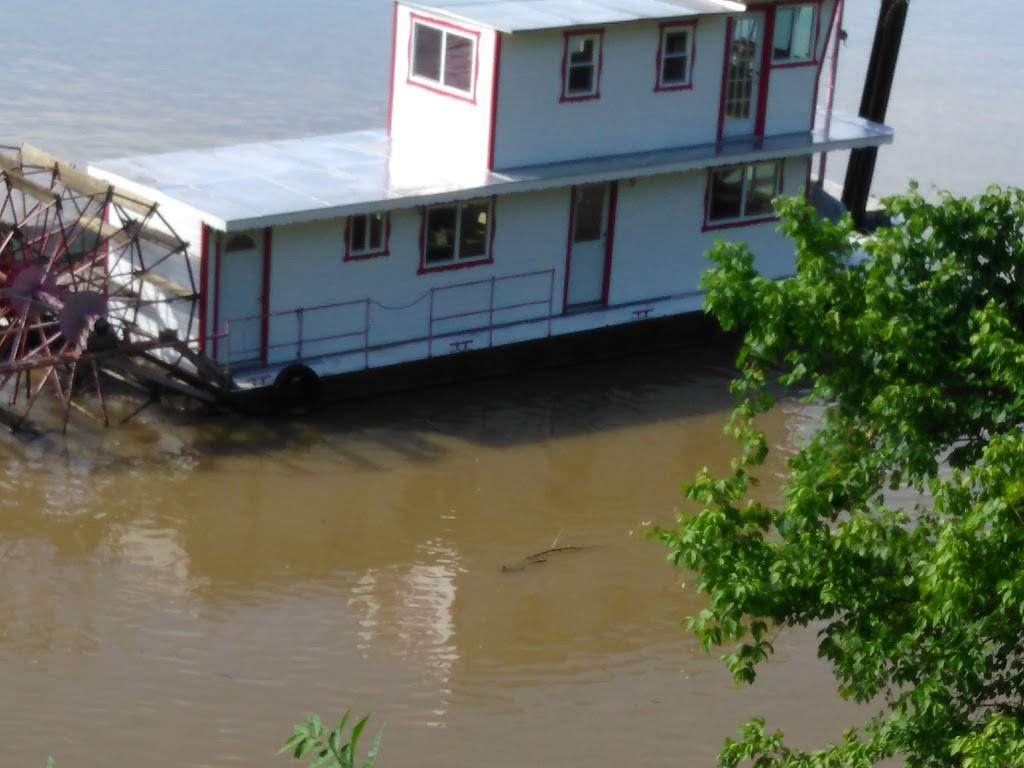 Nanas Landing, Inc | restaurant | 23 Railroad St, Glen Dale, WV 26038, USA | 3048453500 OR +1 304-845-3500