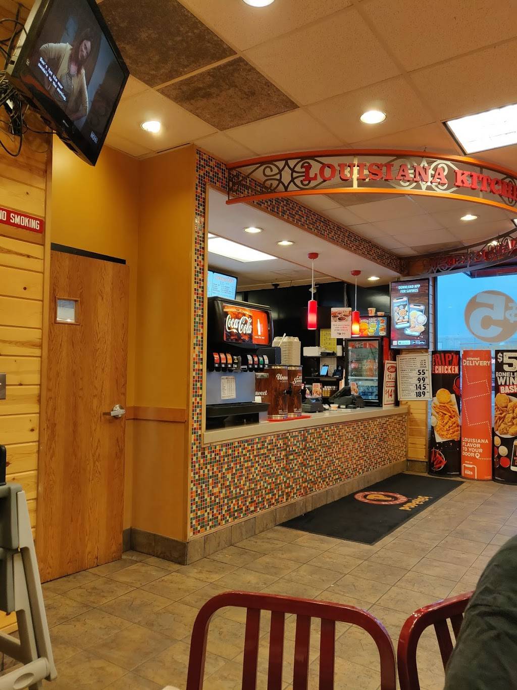 Popeyes Louisiana Kitchen | restaurant | 3352 W Lawrence Ave, Chicago, IL 60625, USA | 7735399289 OR +1 773-539-9289