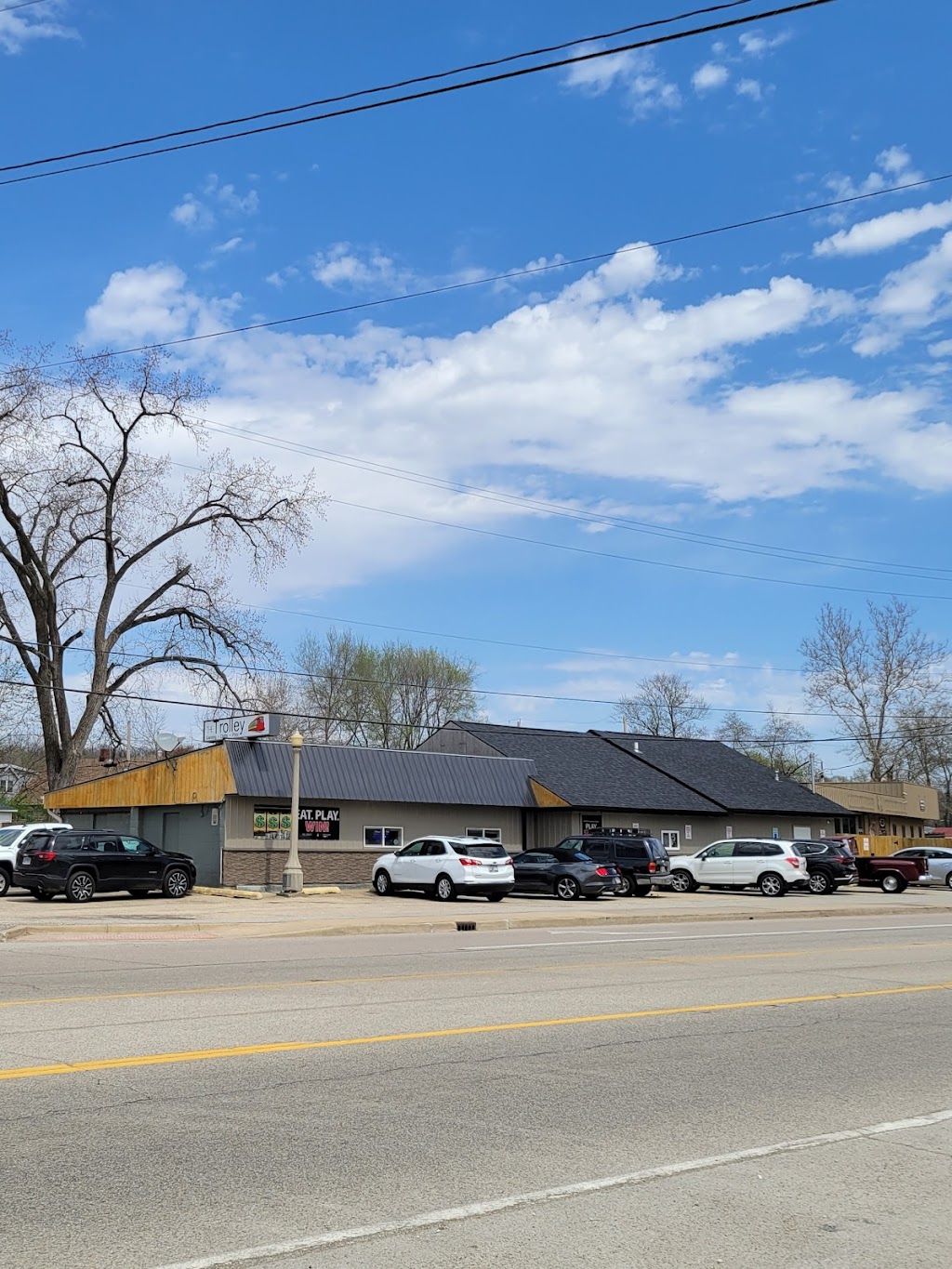 The Trolley | restaurant | 2411 W Farmington Rd, West Peoria, IL 61604, USA | 3096374722 OR +1 309-637-4722