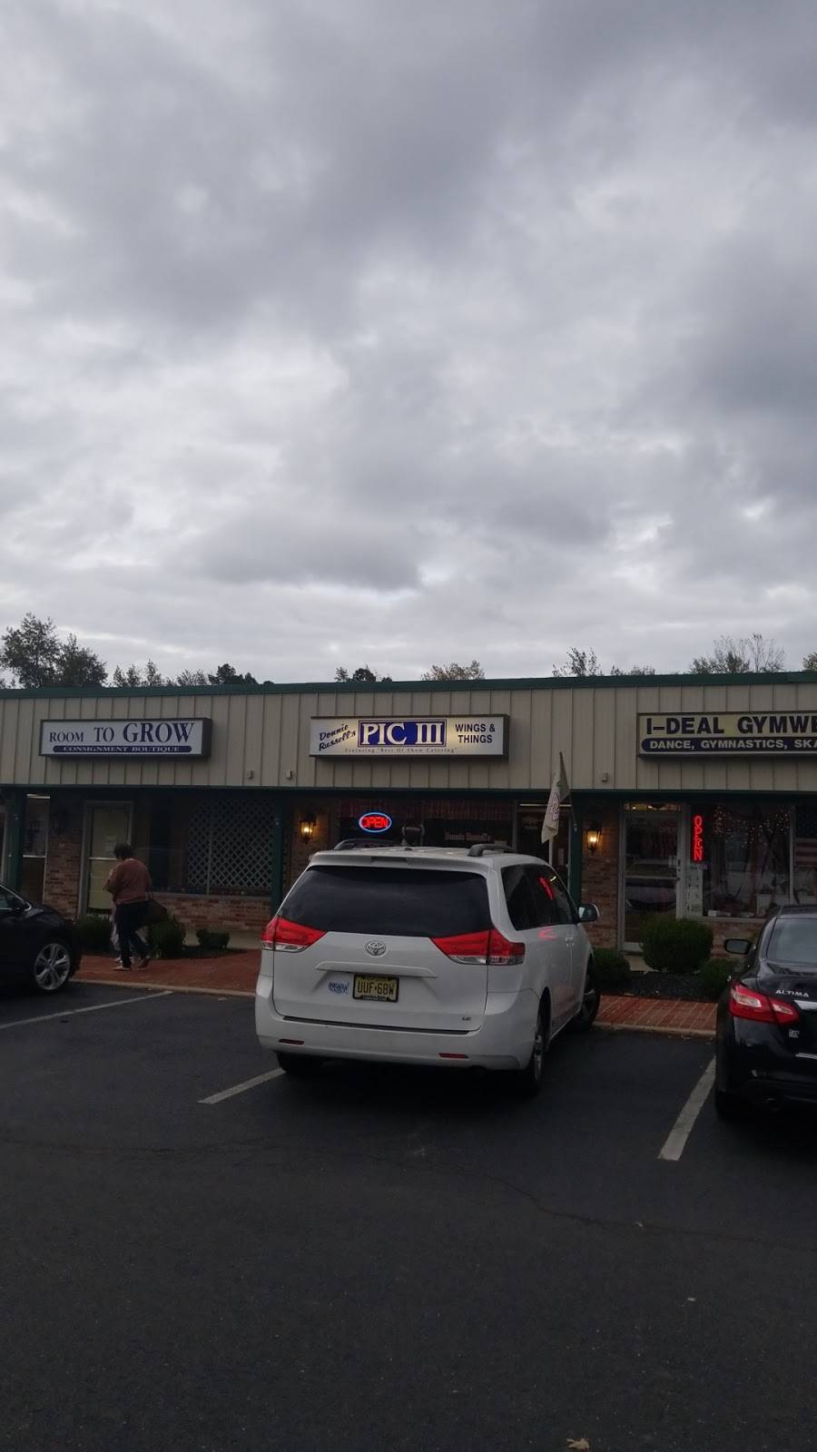 Donnie Russells Pic III | restaurant | 689 Stokes Rd, Medford, NJ 08055, USA | 6099537900 OR +1 609-953-7900