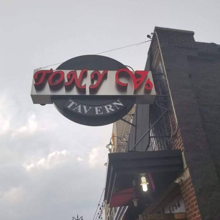 Tony Vs Tavern | restaurant | 5756 Cass Ave, Detroit, MI 48202, USA | 3138335595 OR +1 313-833-5595