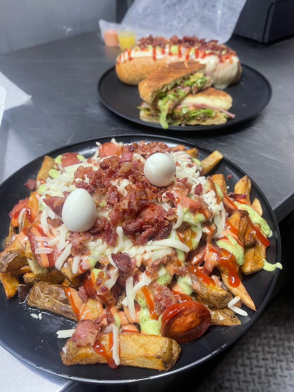 Mira Ve Colombian Street Food | restaurant | 105 Mammoth Rd, Lowell, MA 01854, USA | 9785966688 OR +1 978-596-6688