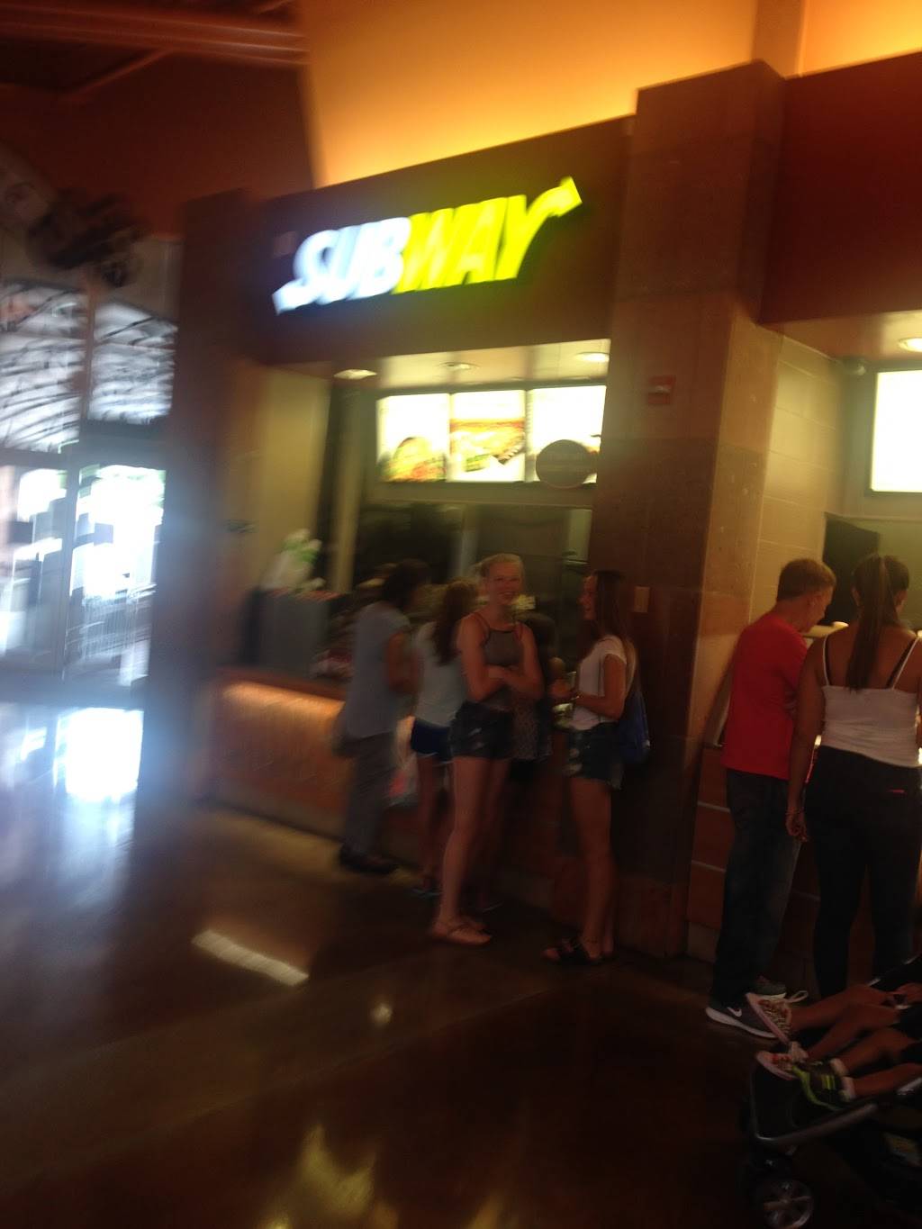 Subway | restaurant | 11401 NW 12th St, Miami, FL 33172, USA | 7868013360 OR +1 786-801-3360