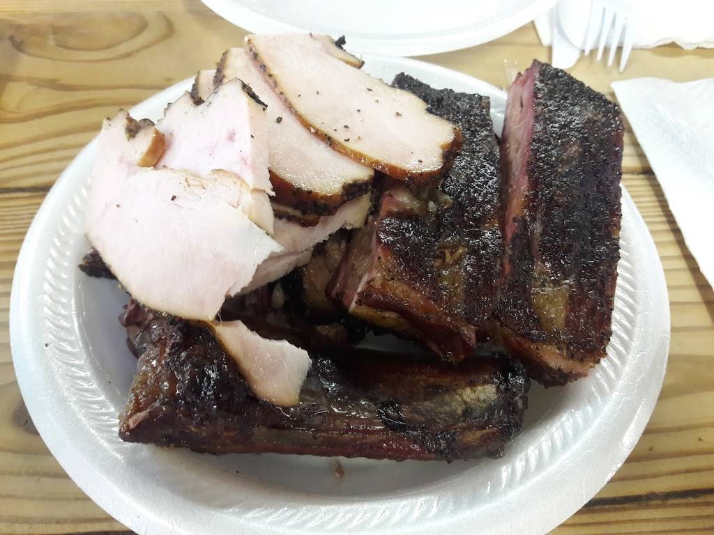 Heavys Bar B Que | restaurant | 1301 19th St, Hondo, TX 78861, USA | 8304264445 OR +1 830-426-4445