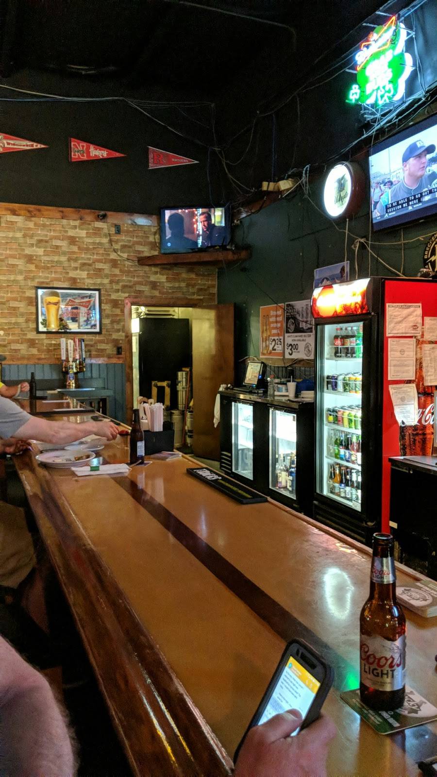 Courtside Bar & Grill | restaurant | 308 2nd Ave, Gallipolis, OH 45631, USA | 7404419371 OR +1 740-441-9371