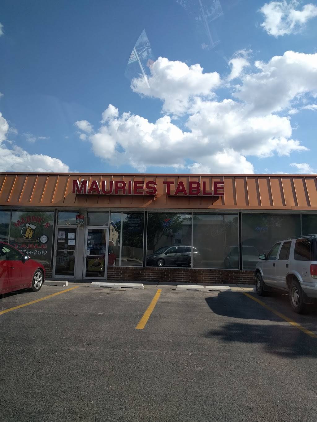 Mauries Table | restaurant | 2360 Glenwood Ave, Joliet, IL 60435, USA | 8157442619 OR +1 815-744-2619