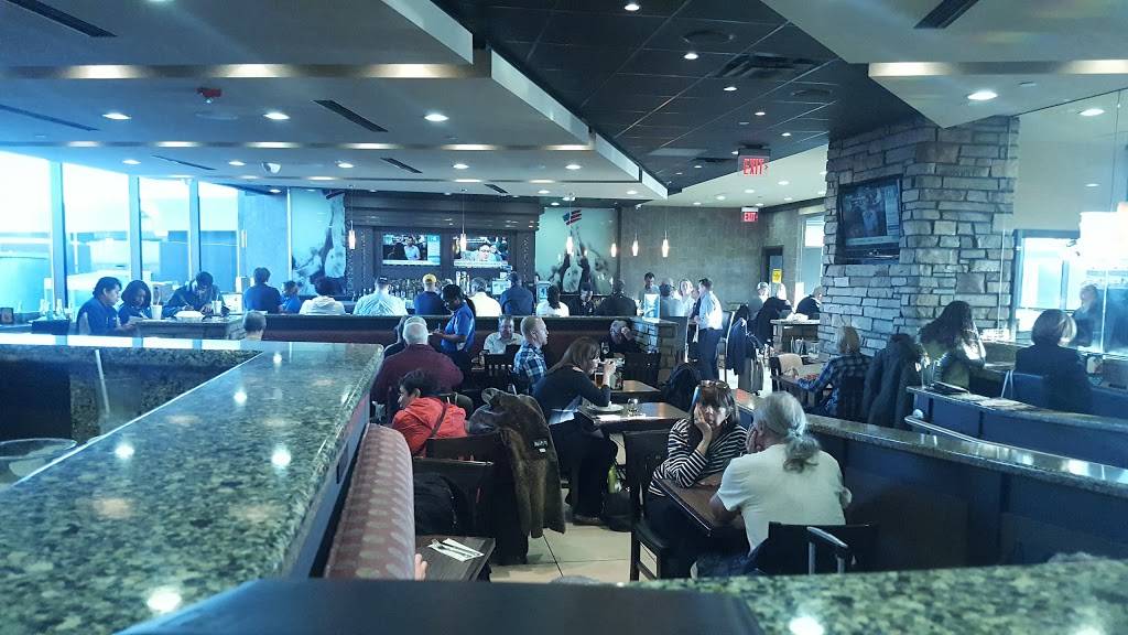 Champps Americana | restaurant | 1 Brewster Rd, Newark, NJ 07114, USA | 2022517063 OR +1 202-251-7063