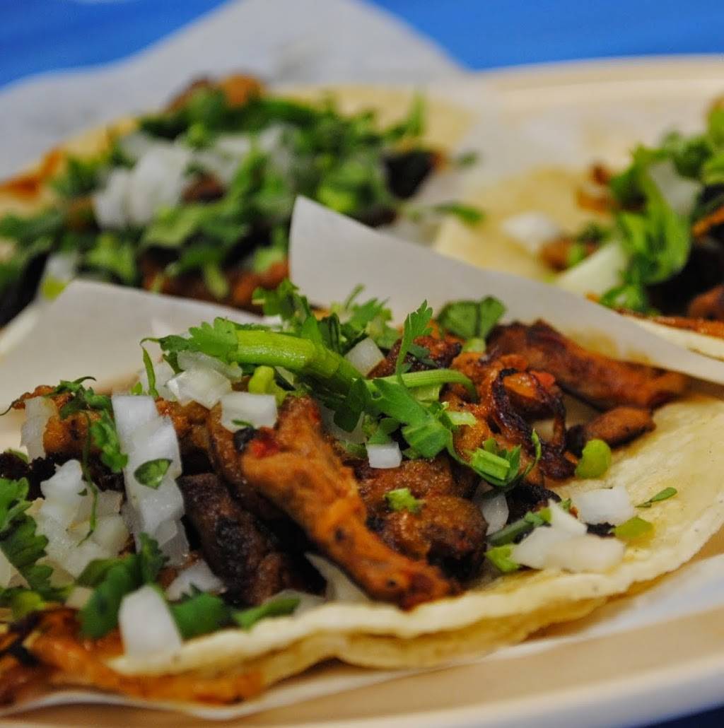 Taqueria Los Comales | restaurant | 2148 N Milwaukee Ave, Chicago, IL 60647, USA | 7732760627 OR +1 773-276-0627