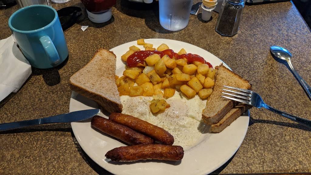 Broadway Bar & Grill | restaurant | 1896 Prince of Wales Dr, Nepean, ON K2C 3J7, Canada | 6132247004 OR +1 613-224-7004