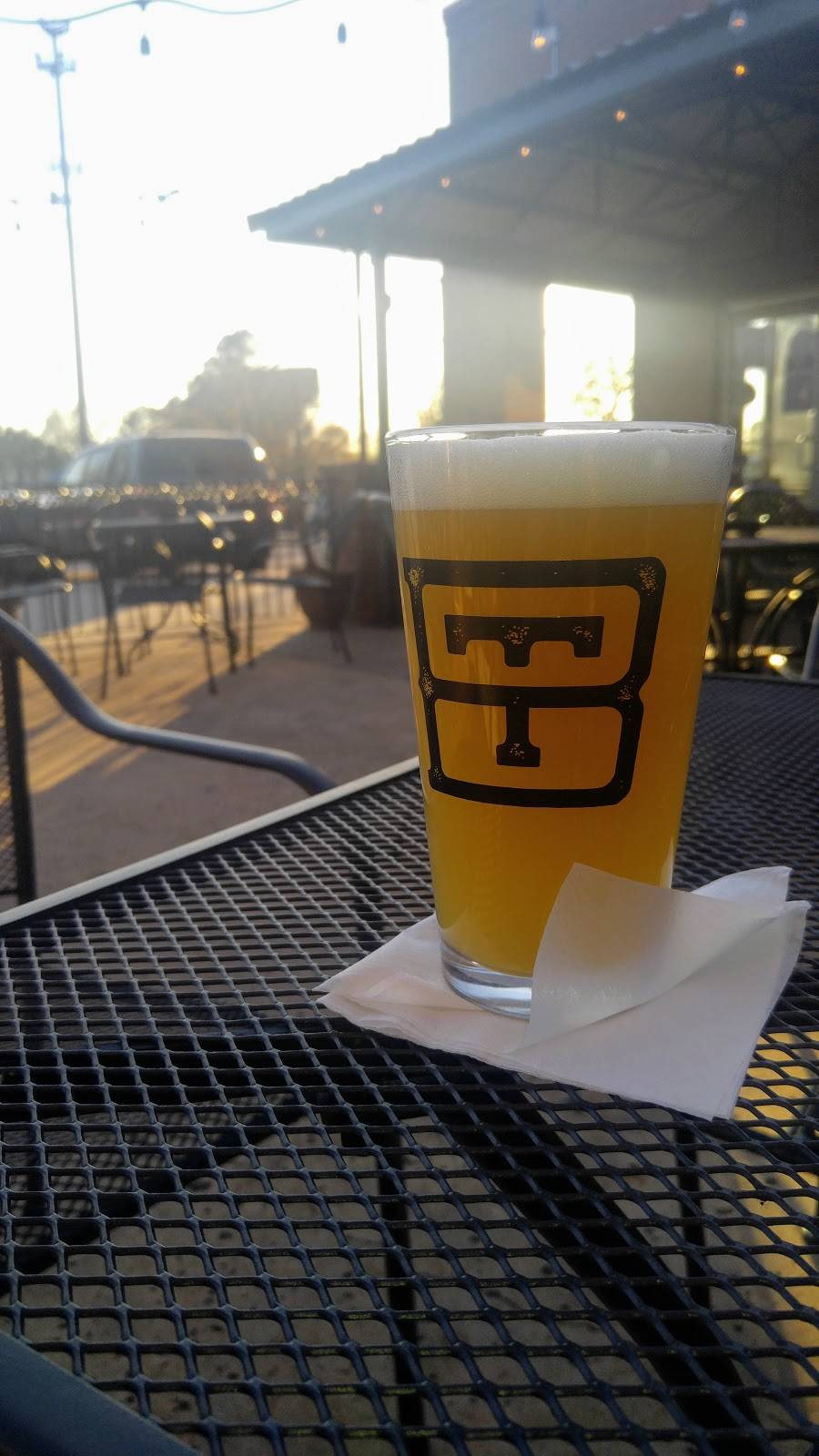 Bottle & Tap music cafe | restaurant | 11445 Coursey Blvd, Baton Rouge, LA 70816, USA | 2253004559 OR +1 225-300-4559