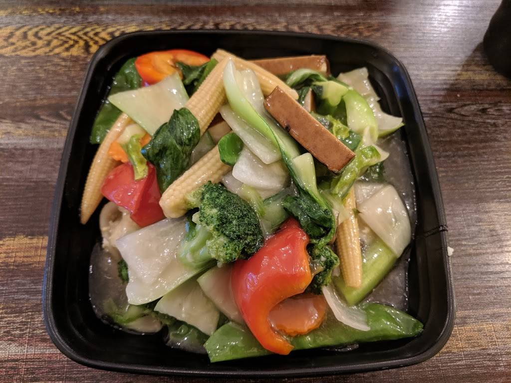 Thai Tanic | restaurant | 13-35 Harvard Rd, Guelph, ON N1G 3A2, Canada | 5197670719 OR +1 519-767-0719