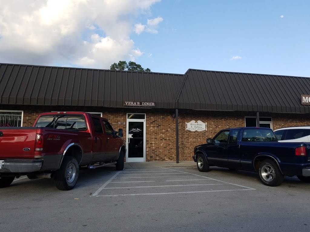 Veras Diner | restaurant | 8168 Main St, Vanceboro, NC 28586, USA | 2522441464 OR +1 252-244-1464