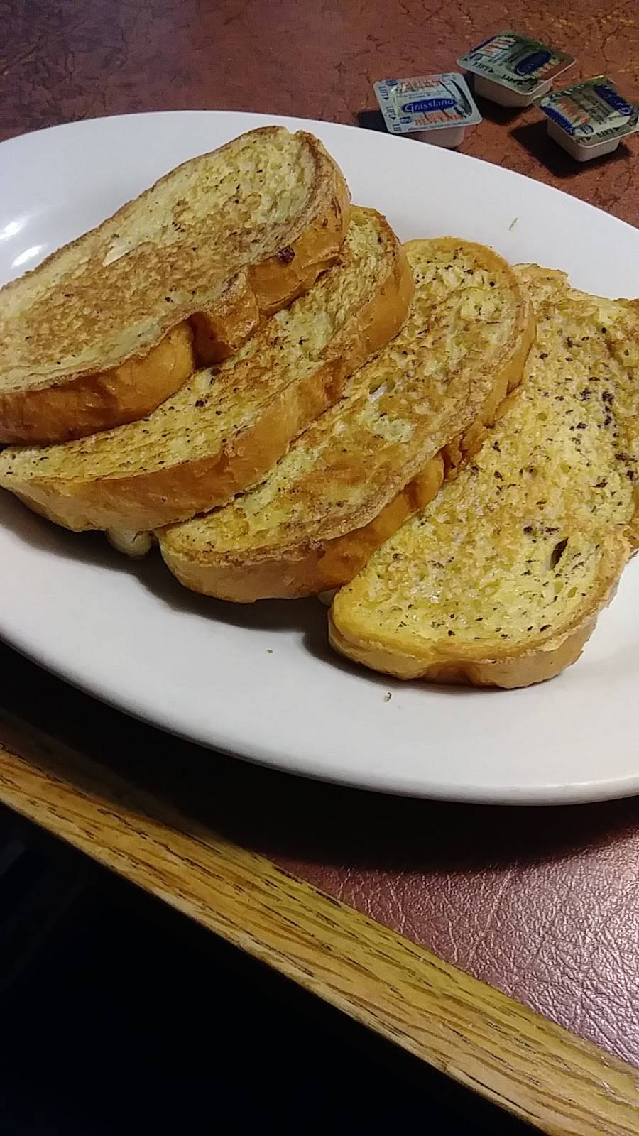 Pams Front Street Grill | restaurant | 190 Front St, Lincoln, RI 02865, USA | 4017272704 OR +1 401-727-2704