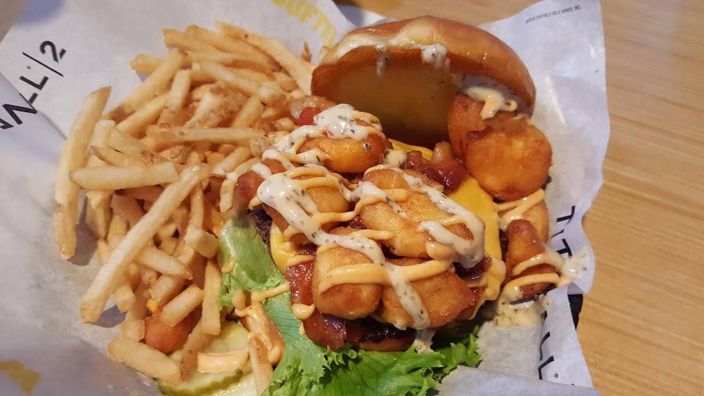 Buffalo Wild Wings | restaurant | 1710 Hilliard Rome Rd, Hilliard, OH 43026, USA | 6149212999 OR +1 614-921-2999