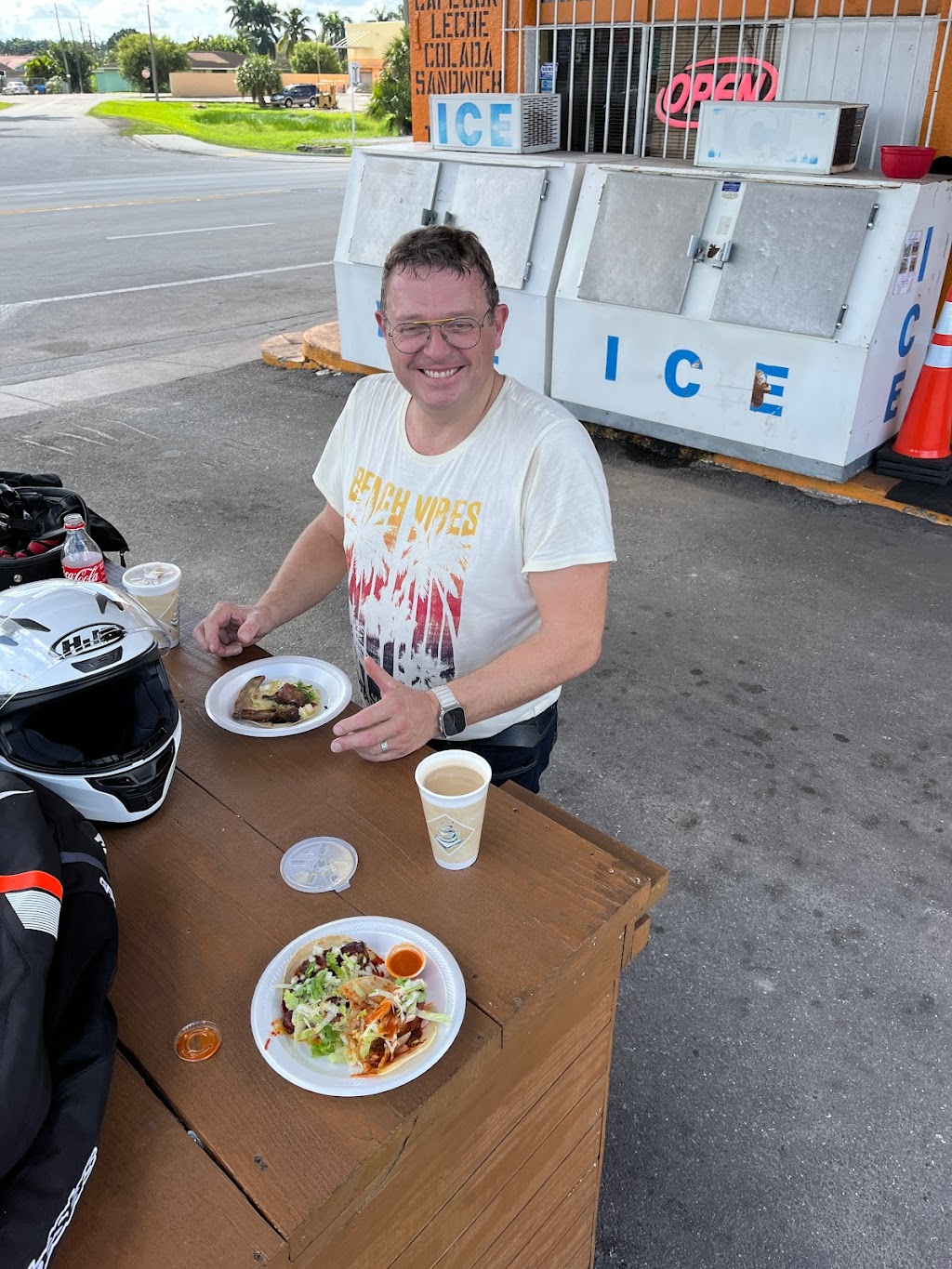 lopez cafe | restaurant | 572 E Canal St S, Belle Glade, FL 33430, USA | 5619838369 OR +1 561-983-8369