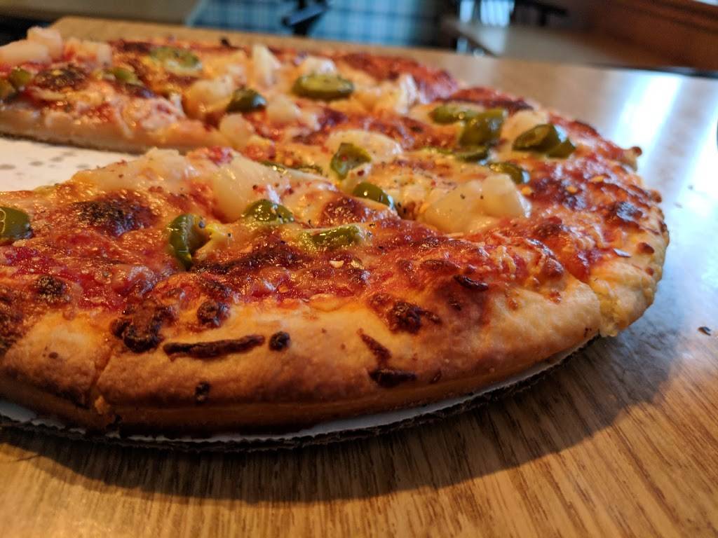 Maurizios Pizza East | restaurant | 2940 Wabash Ave, Terre Haute, IN 47803, USA | 8122320633 OR +1 812-232-0633