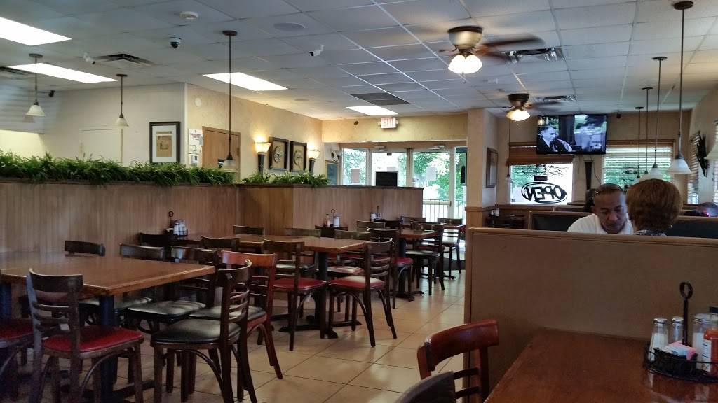 Donnies Place | restaurant | 60 NW 5th Ave, Delray Beach, FL 33444, USA | 5612439996 OR +1 561-243-9996