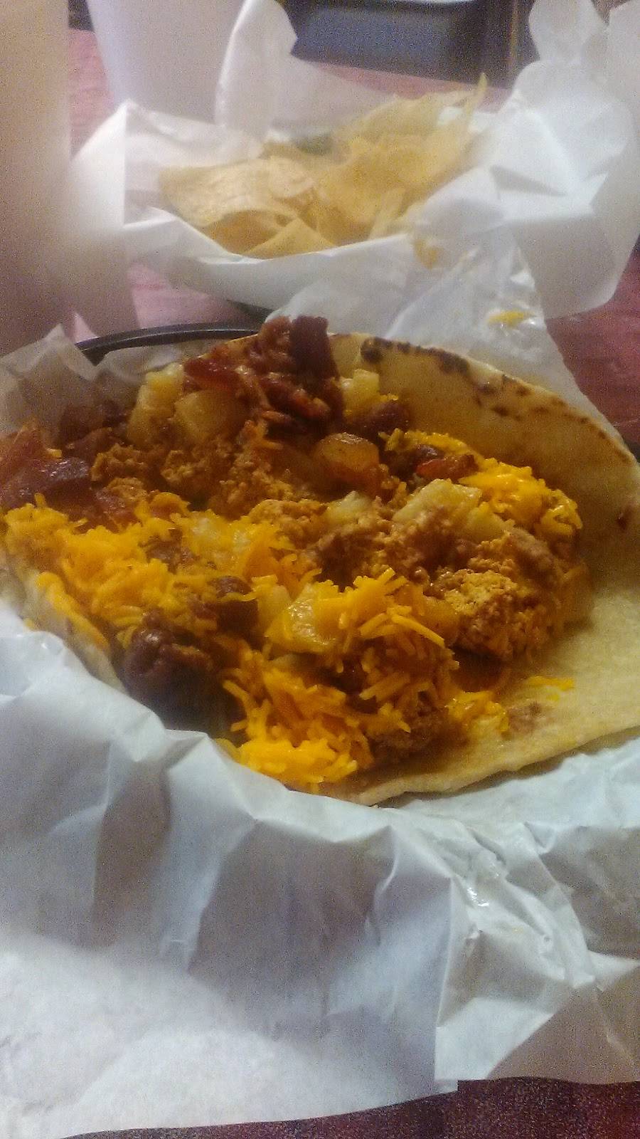 Nenas Mexican Restaurant | restaurant | 423 W Plantation Dr, Clute, TX 77531, USA | 9792652743 OR +1 979-265-2743