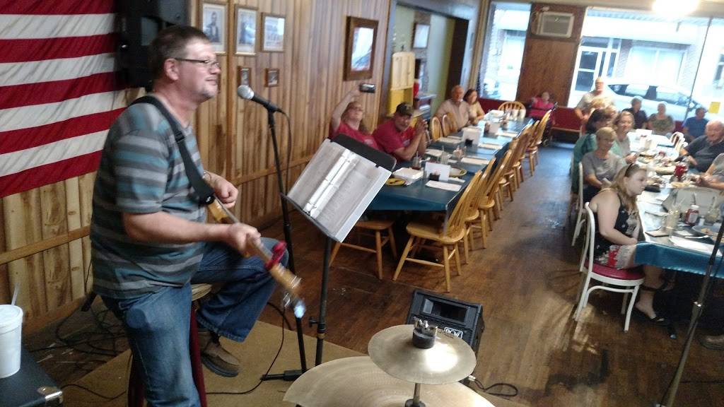 Dixie Cafe | restaurant | 31 Courthouse Square, Byrdstown, TN 38549, USA | 9318646535 OR +1 931-864-6535