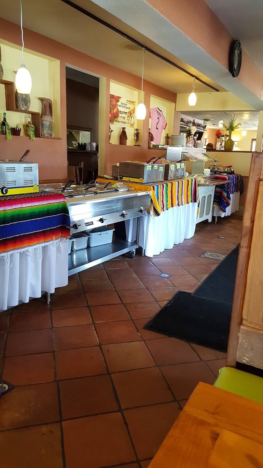 Chile Verde Mexican Restaurant & Grill | restaurant | 8345 Pendleton Pike, Indianapolis, IN 46226, USA | 3178978177 OR +1 317-897-8177