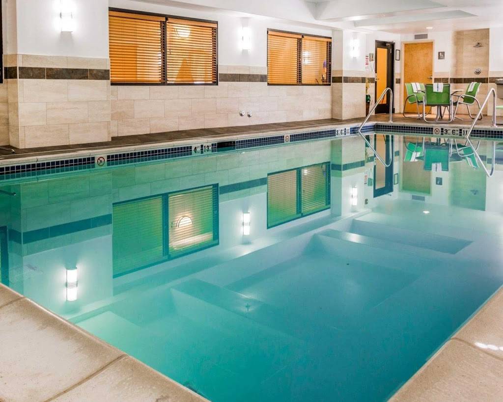 Comfort Inn | restaurant | 40455 Ann Arbor Rd, Plymouth, MI 48170, USA | 7344558100 OR +1 734-455-8100