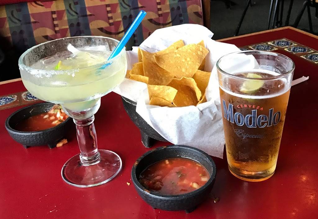 Angelicas Restaurant & Lounge | night club | 2323 SW 336th St, Federal Way, WA 98023, USA | 2538741552 OR +1 253-874-1552