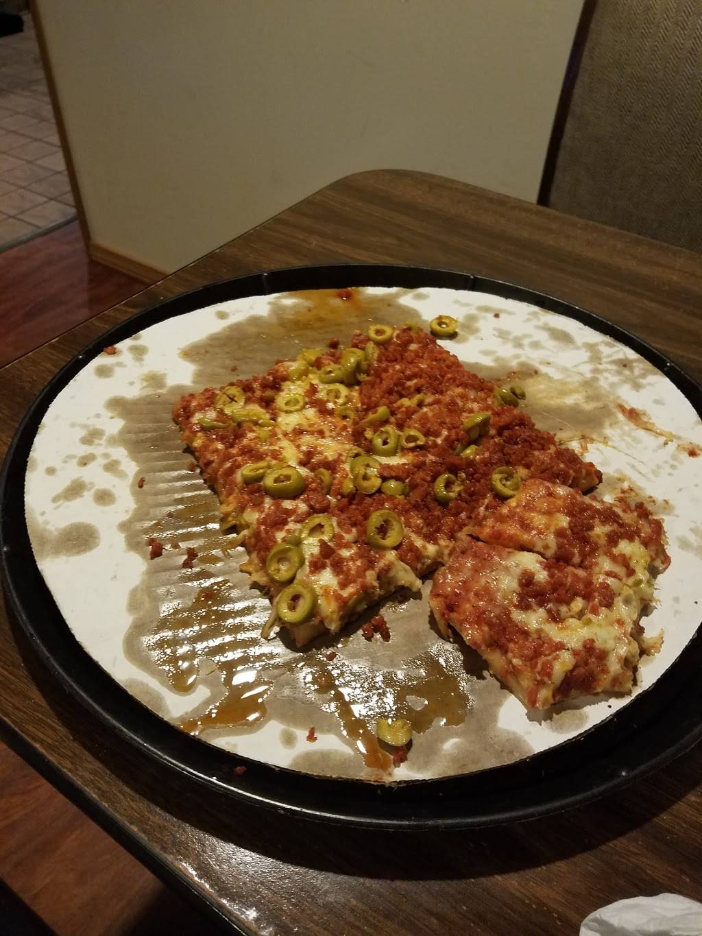 Pizza King | restaurant | 1713 Wayne St, Auburn, IN 46706, USA | 2609251135 OR +1 260-925-1135