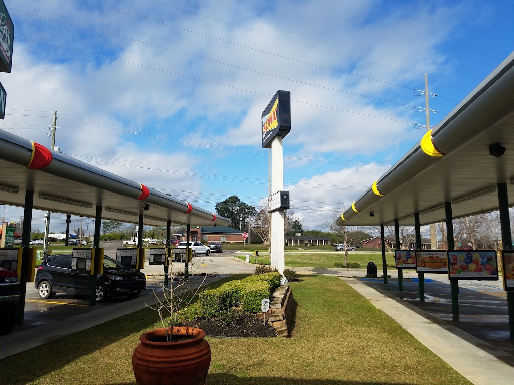 Sonic Drive-In | restaurant | 1067 Ross Clark Cir South, Dothan, AL 36303, USA | 3346732531 OR +1 334-673-2531