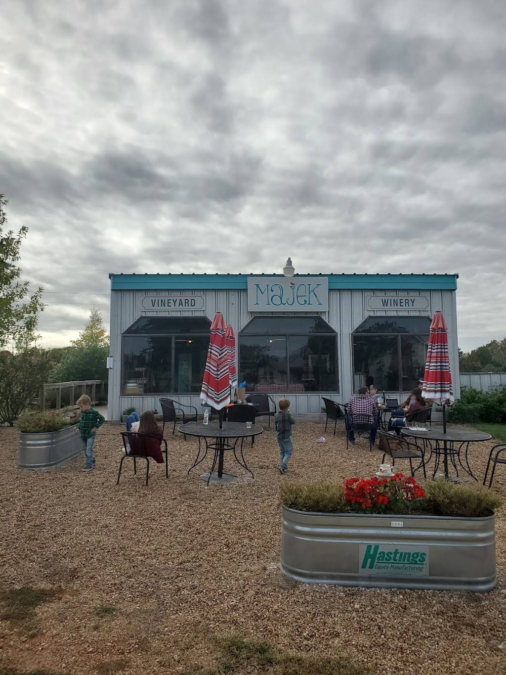 Majek Vineyard & Winery | restaurant | 12508 FM957, Schulenburg, TX 78956, USA | 2104138912 OR +1 210-413-8912