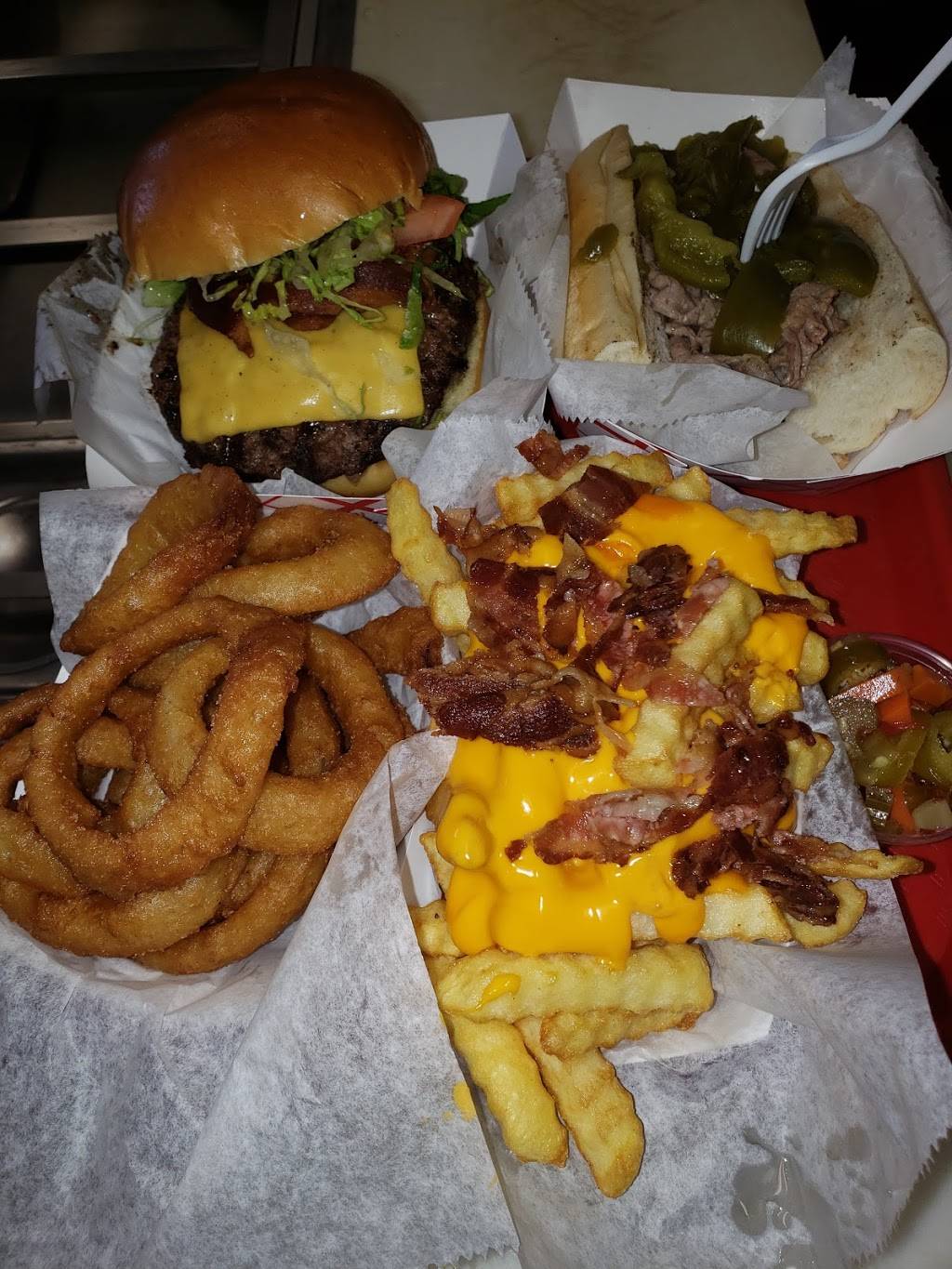 Howies Top Dog | restaurant | 5021 S State Rd 7 #209, Davie, FL 33314, USA | 9547928686 OR +1 954-792-8686