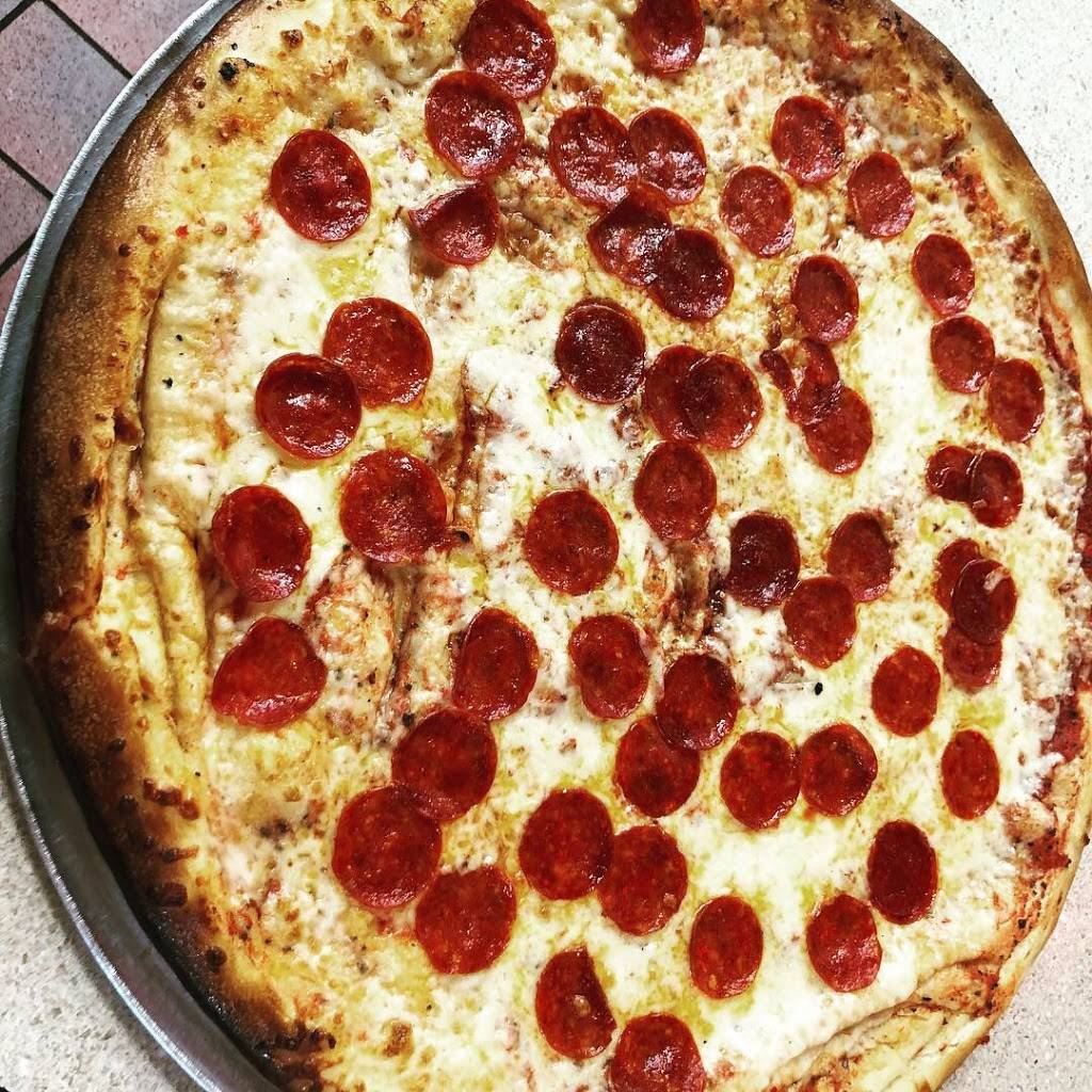 NY pizza kitchen Sky Wheel | restaurant | 1101 North Ocean Boulevard, Myrtle Beach, SC 29577, USA | 8439452970 OR +1 843-945-2970