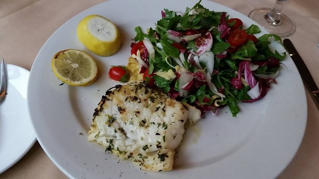 Lorenzos | restaurant | 1100 South Ave, Staten Island, NY 10314, USA | 71847724004 OR +1 718-477-2400 ext. 4