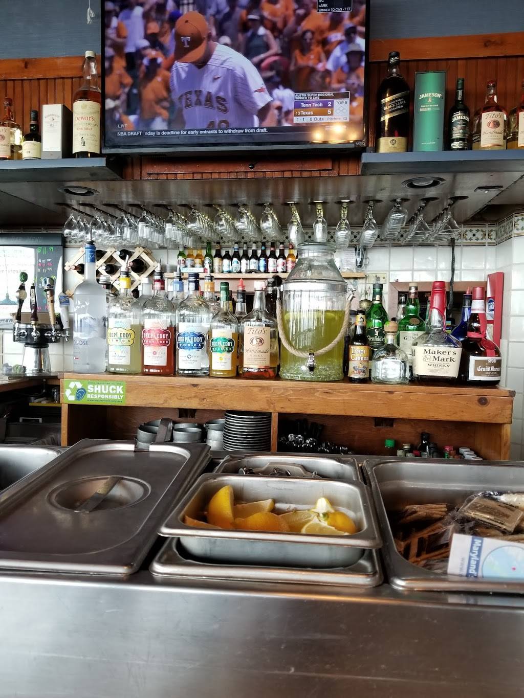 Harrisons Harbor Watch | restaurant | 5915, 806 S Atlantic Ave, Ocean City, MD 21842, USA | 4102895121 OR +1 410-289-5121