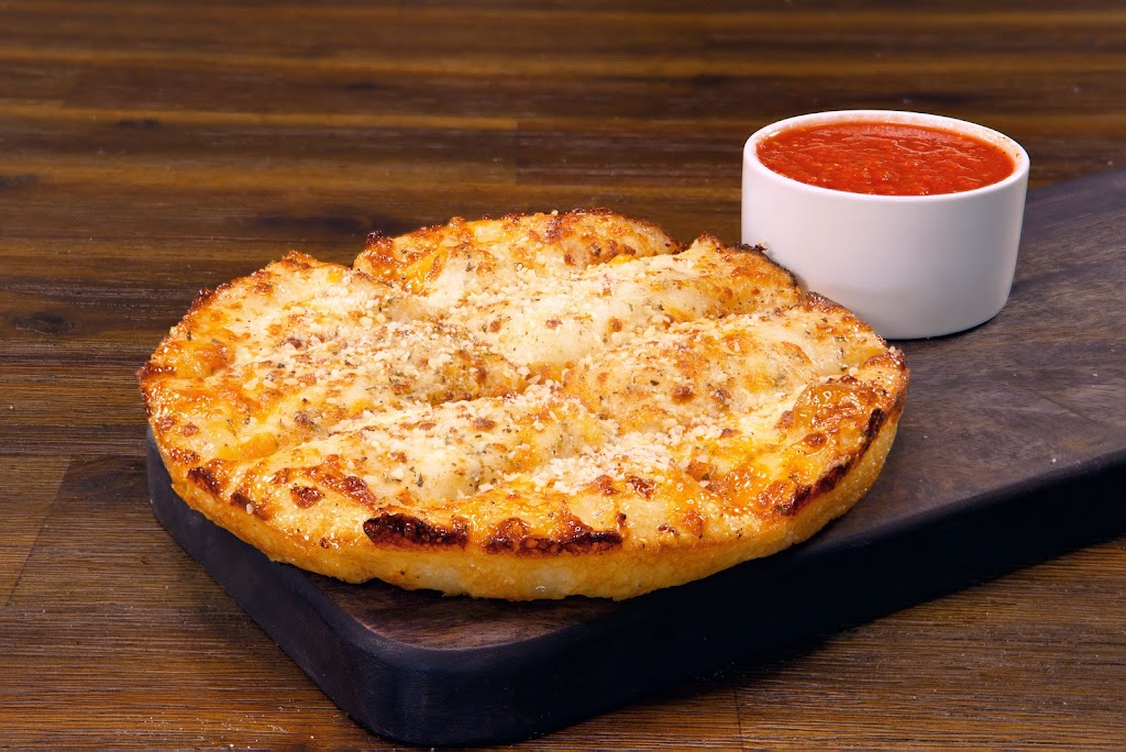 Pizza Patrón McDowell | restaurant | 4239 W McDowell Rd Suite 28, Phoenix, AZ 85009, USA | 6022376390 OR +1 602-237-6390