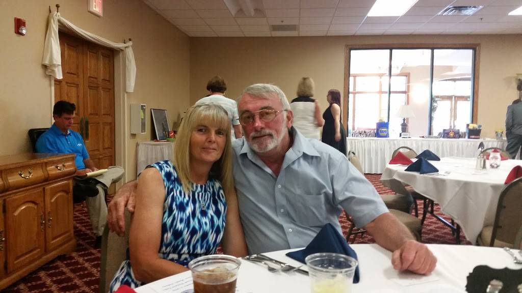 Dawgleg At Idle Creek | restaurant | 5353 Ryanne Marie Ln, Terre Haute, IN 47802, USA | 8122995353 OR +1 812-299-5353