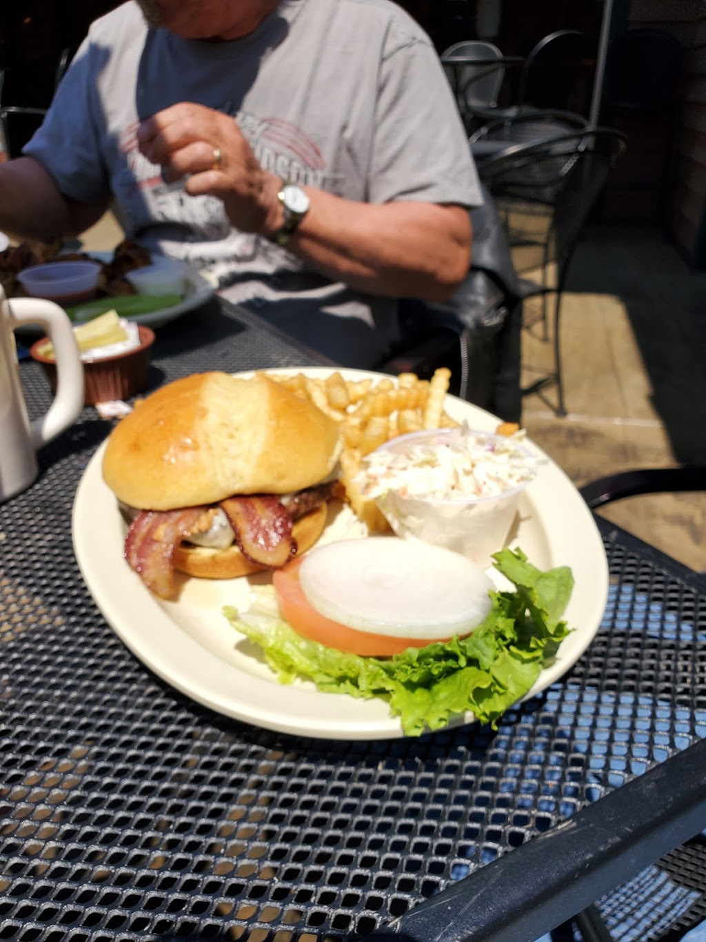 Schmidt’s Towne Tap | restaurant | 107 N Main St, Elburn, IL 60119, USA | 6303650100 OR +1 630-365-0100