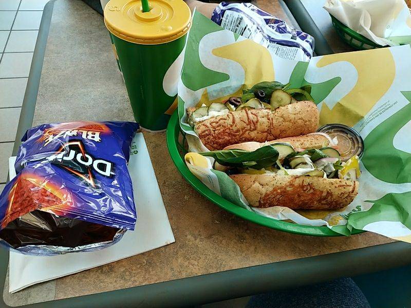 Subway | restaurant | 5050 W Corunna Rd, Flint, MI 48532, USA | 8102497281 OR +1 810-249-7281
